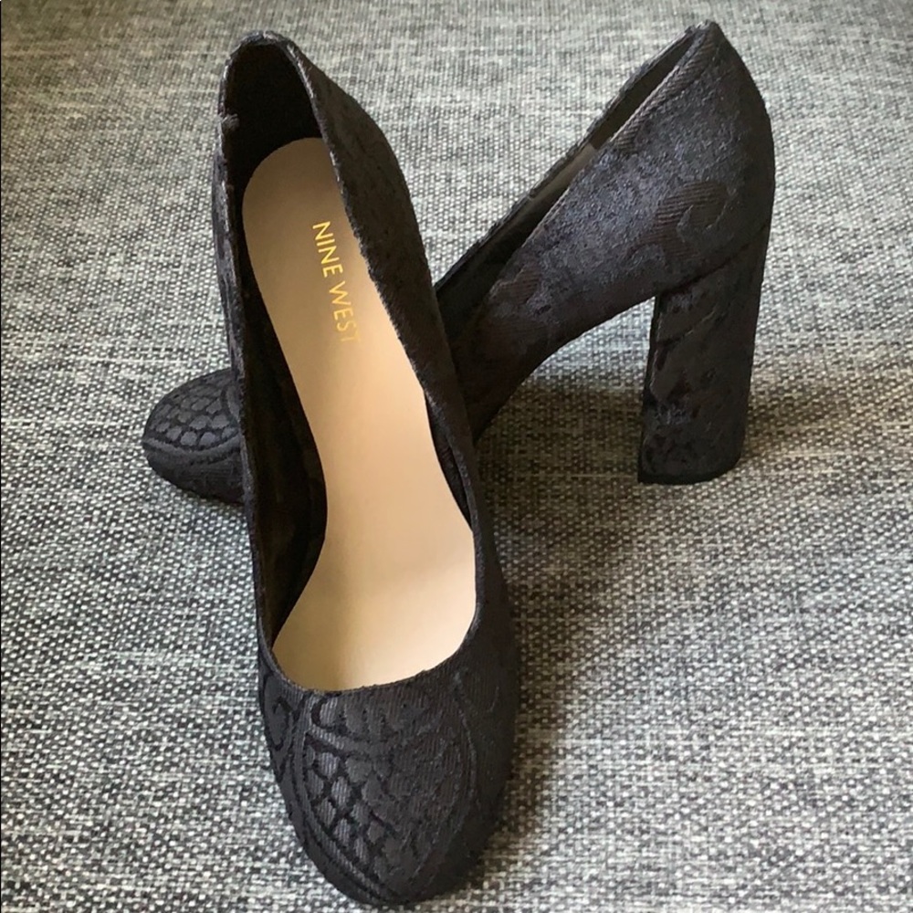 Wonderful Elegant floral Shoes. NINE WEST heals
